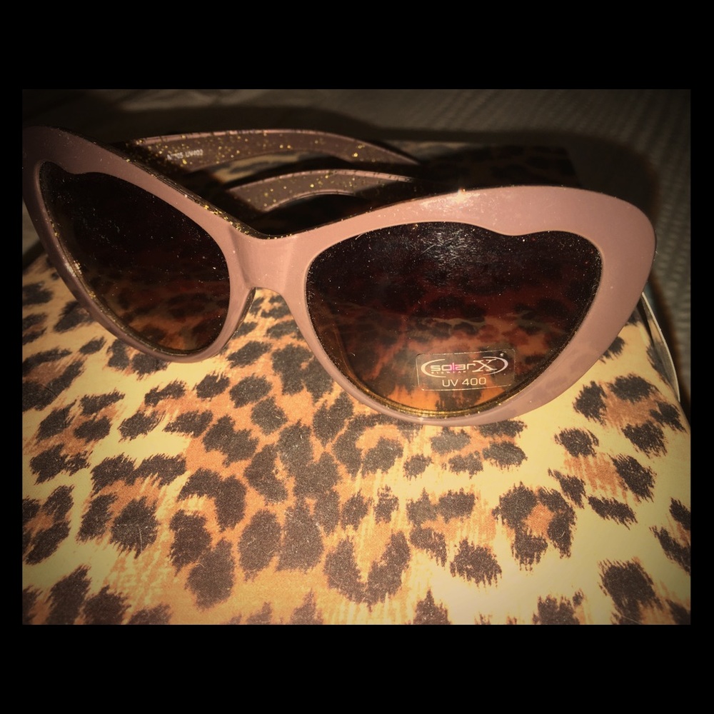 Brown rounded cat eye sunglasses